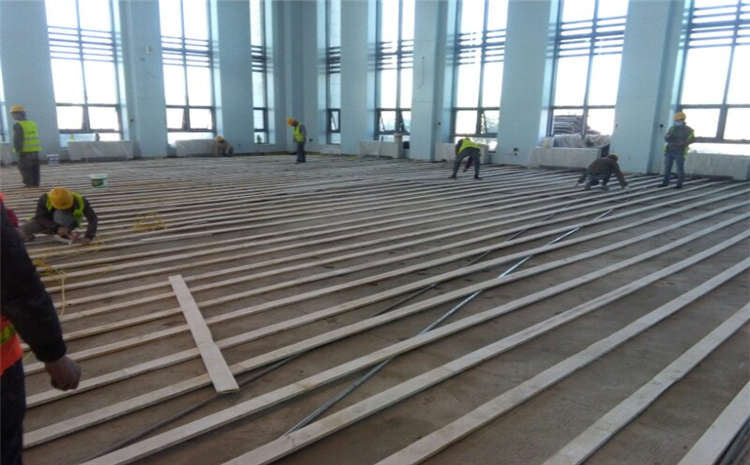 俄勒岡松籃球館木地板安裝工藝