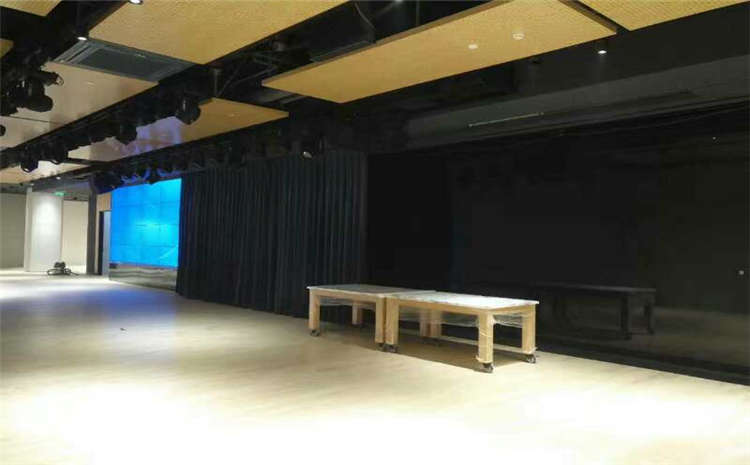 我想開個(gè)室內(nèi)籃球館怎么樣