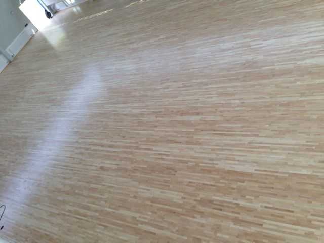 歐氏地板承建新疆阿拉爾國稅局籃球館木地板鋪設(shè) 歐氏地板承建新疆阿拉爾國稅局籃球館木地板鋪設(shè)